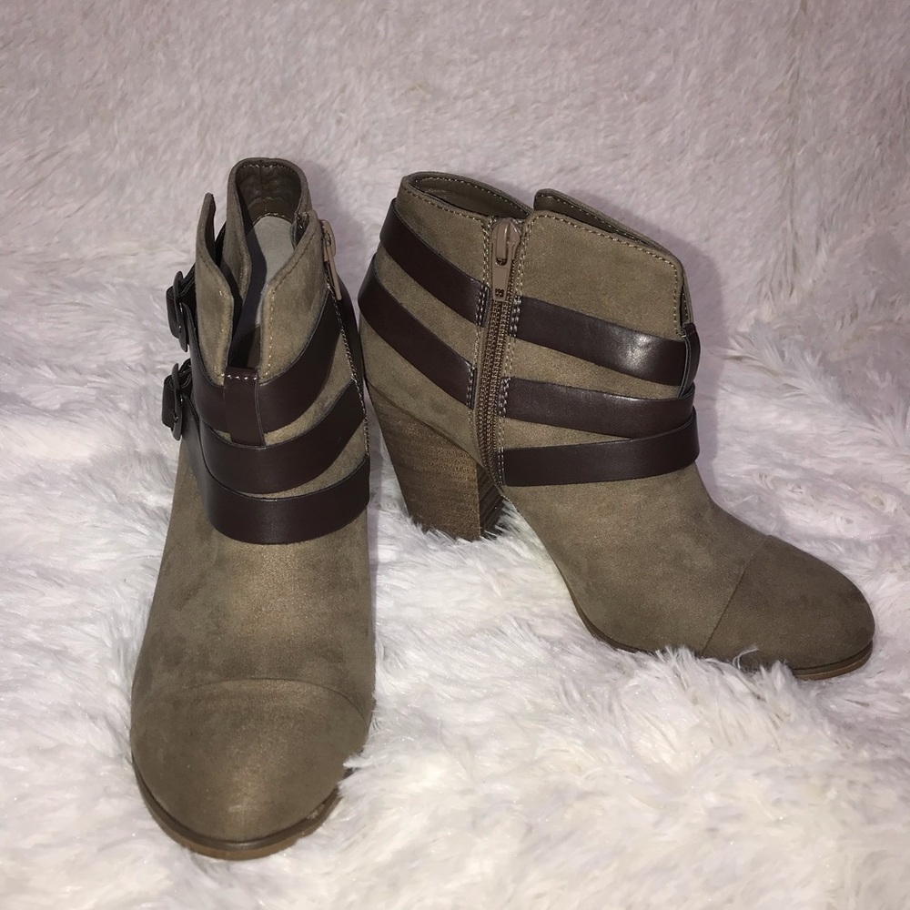 Carlos by Carlos Santana Women’s Helena Ankle Boot